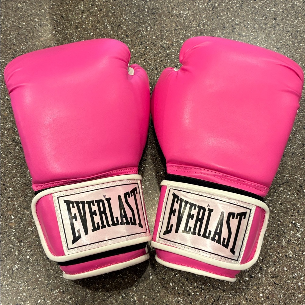 Everlast Bright Pink Boxing Gloves, 12oz